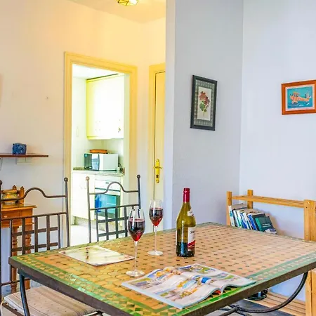 Lovely In With Kitchenette Apartment Marbella