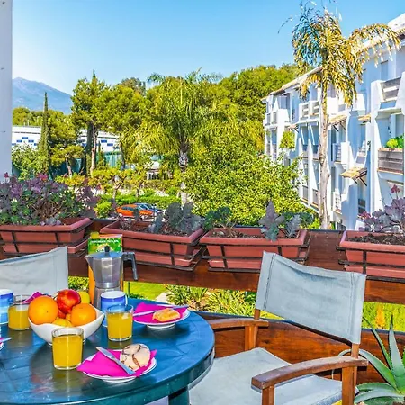Apartment Lovely In With Kitchenette Marbella