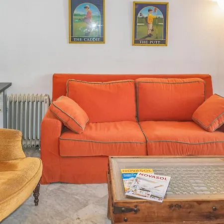 Apartment Lovely In With Kitchenette Marbella